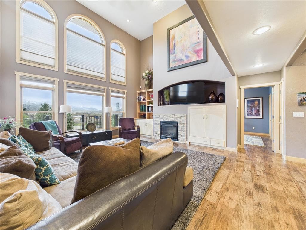 407 Indigo Circle — photo 4 of 90