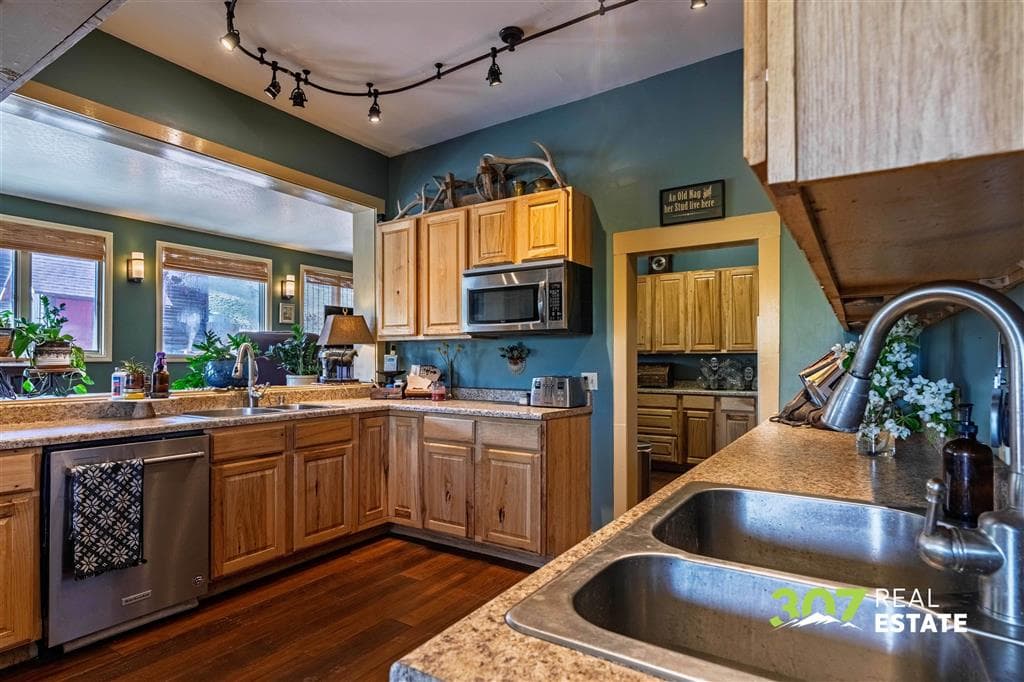 3080 & 3064 North Fork Hwy — photo 13 of 104