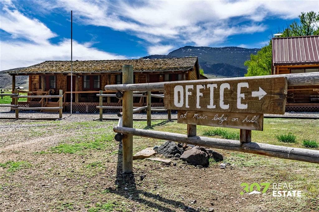 3080 & 3064 North Fork Hwy — photo 60 of 104