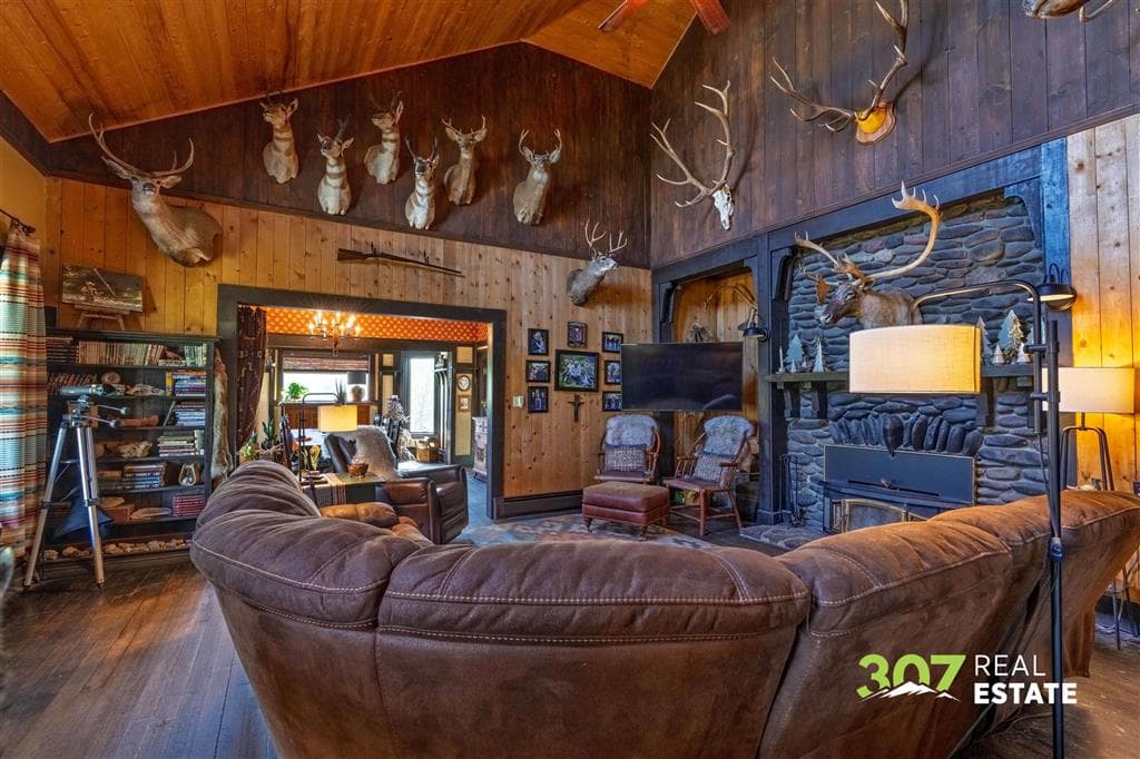 3080 & 3064 North Fork Hwy — photo 8 of 104