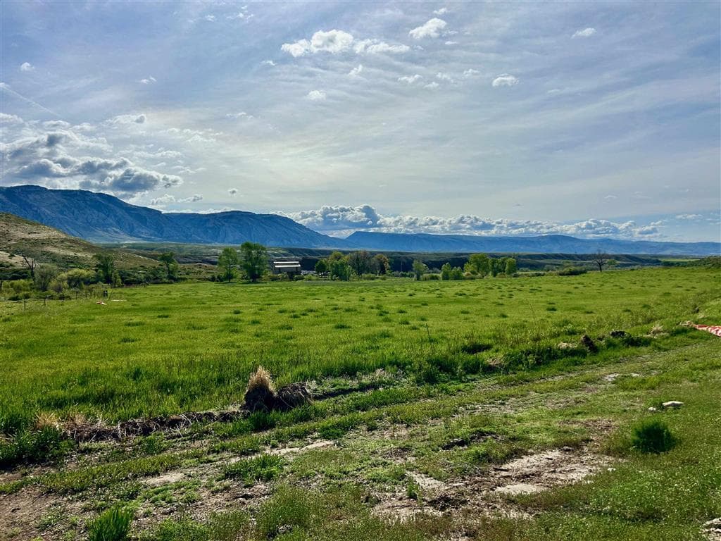 2609 Beaver Creek Rd — photo 2 of 88