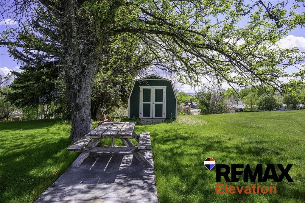 905 S 9th St — photo 5 of 33