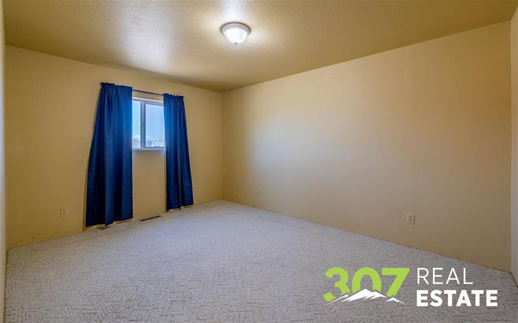 726 Henry Rd — photo 12 of 31