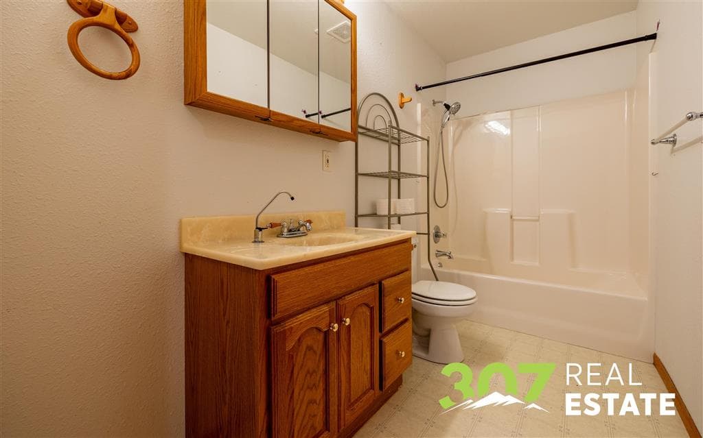 726 Henry Rd — photo 16 of 31