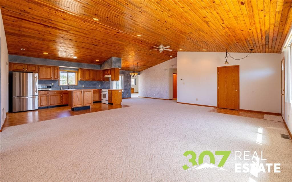 726 Henry Rd — photo 6 of 31