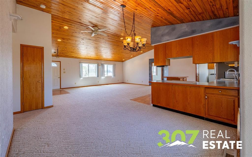 726 Henry Rd — photo 9 of 31