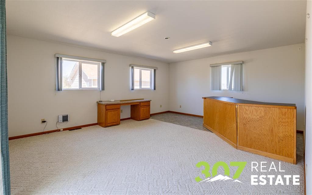 726 Henry Rd — photo 10 of 31