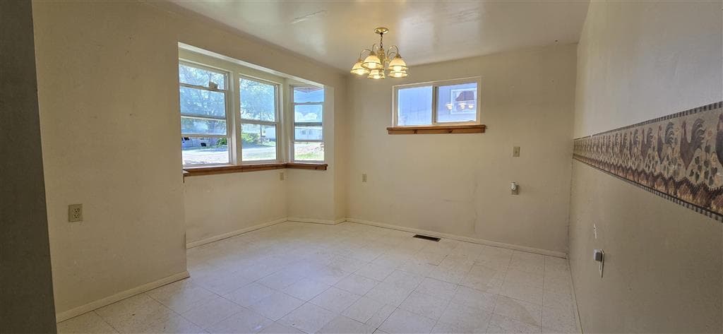 169 E Broadway St — photo 11 of 26