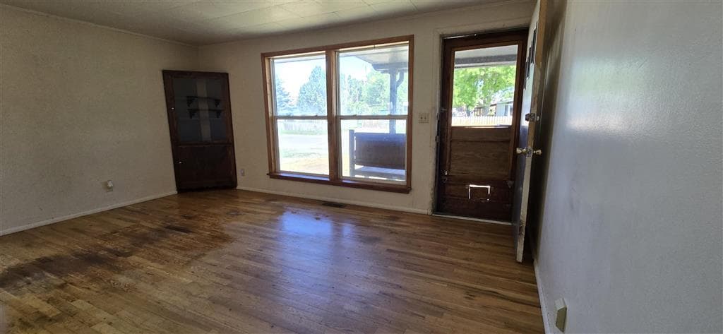 169 E Broadway St — photo 6 of 26