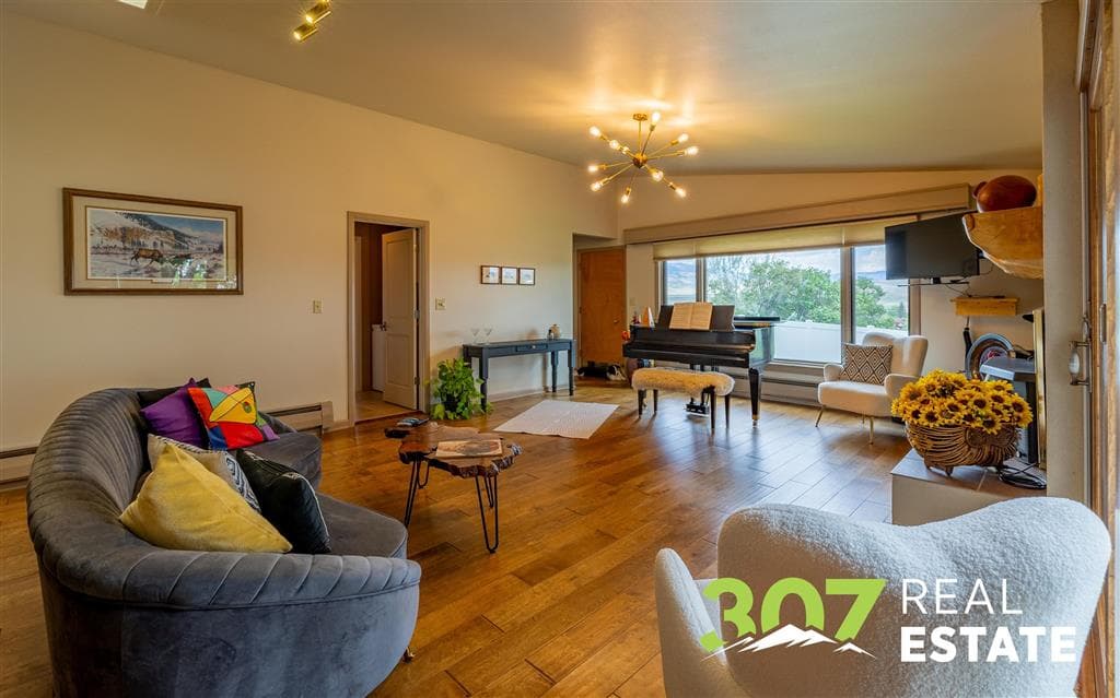 1507 Shepard Pl — photo 13 of 25