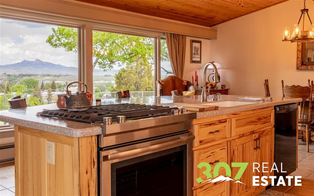 1507 Shepard Pl — photo 5 of 25