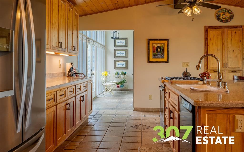 1507 Shepard Pl — photo 6 of 25