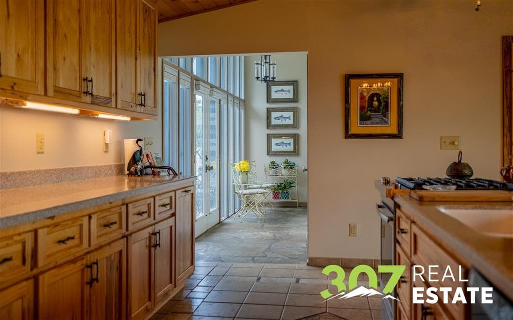 1507 Shepard Pl — photo 10 of 25