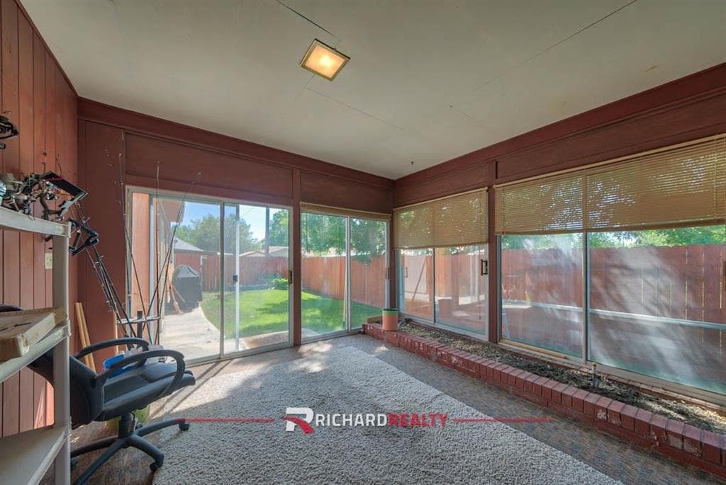 719 W B St — photo 11 of 30