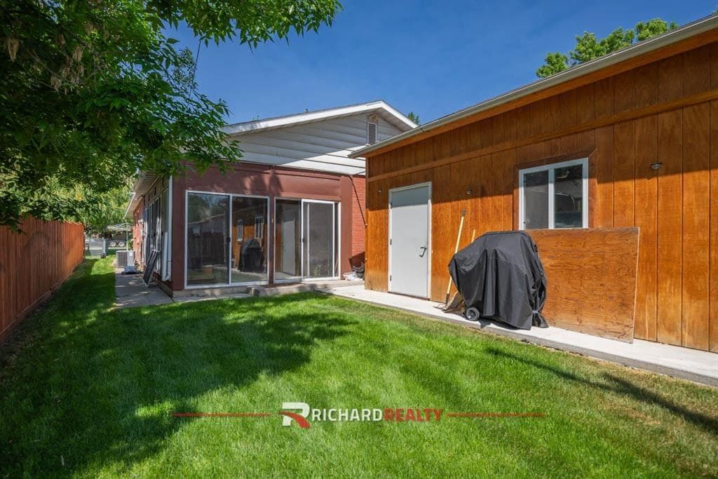 719 W B St — photo 26 of 30