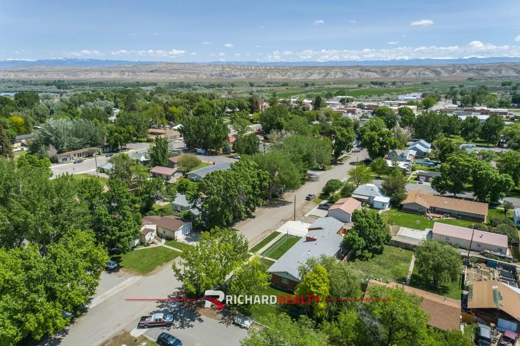 719 W B St — photo 28 of 30