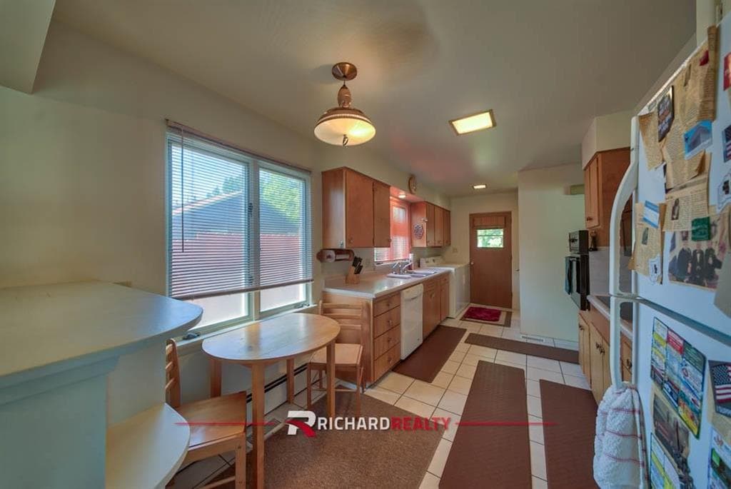 719 W B St — photo 10 of 30