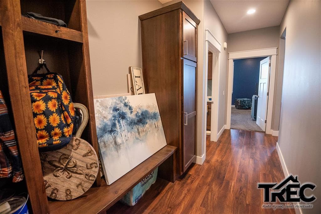 711 Jason Rd — photo 15 of 45