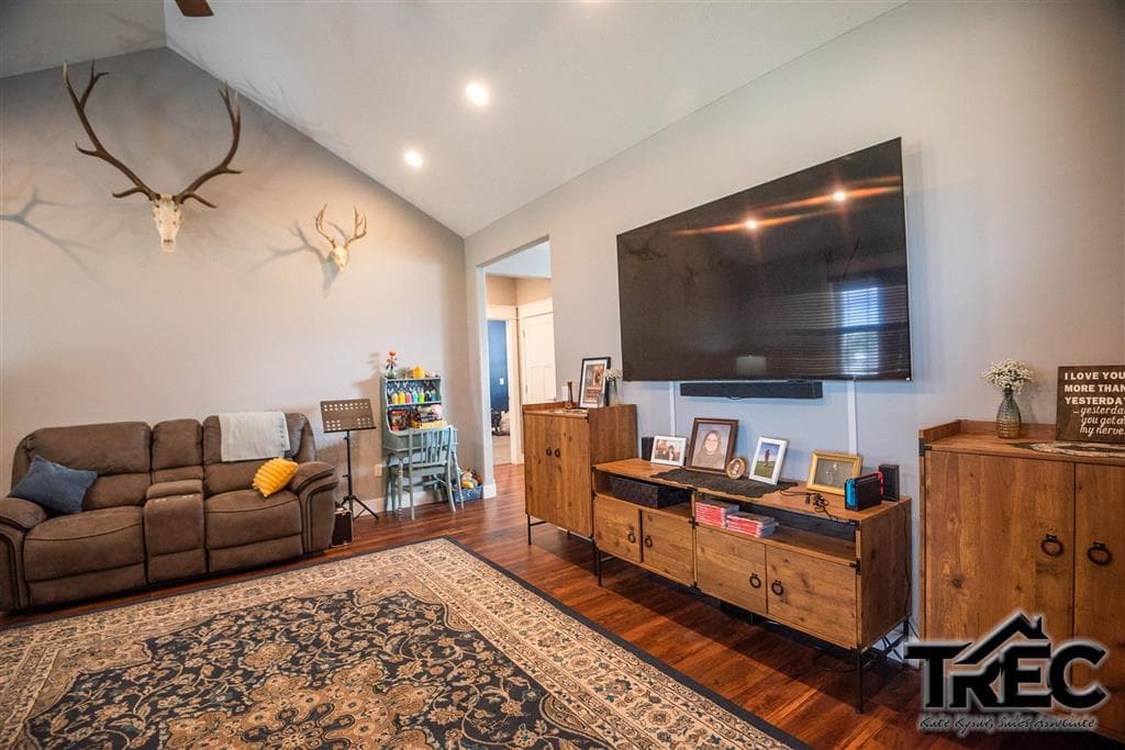 711 Jason Rd — photo 5 of 45