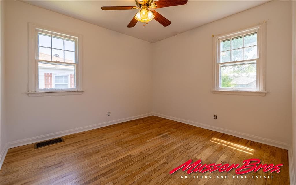 2122 Peake Ave — photo 13 of 40