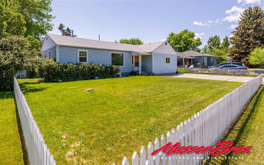 2122 Peake Ave — photo 4 of 40