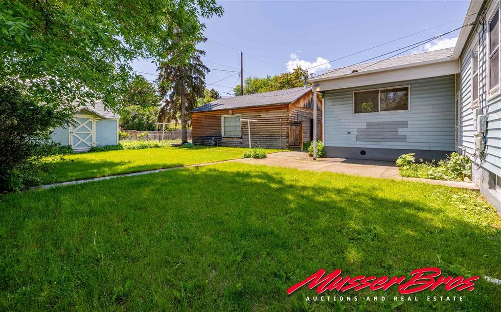 2122 Peake Ave — photo 5 of 40