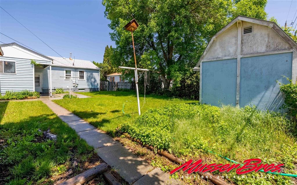 2122 Peake Ave — photo 6 of 40