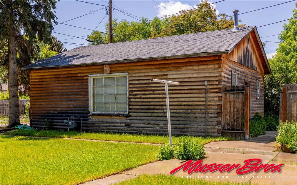 2122 Peake Ave — photo 9 of 40