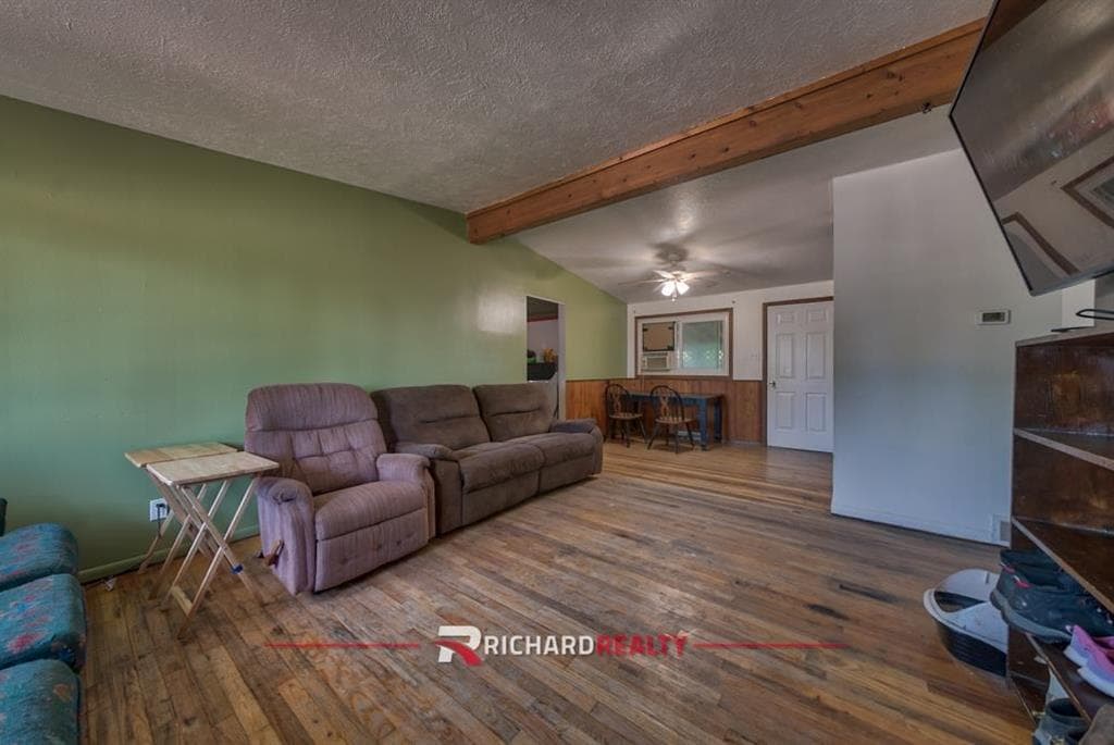 317 Thomas Ave — photo 2 of 23