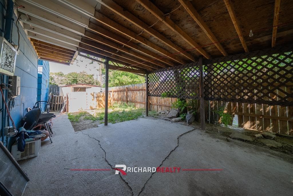 317 Thomas Ave — photo 13 of 23