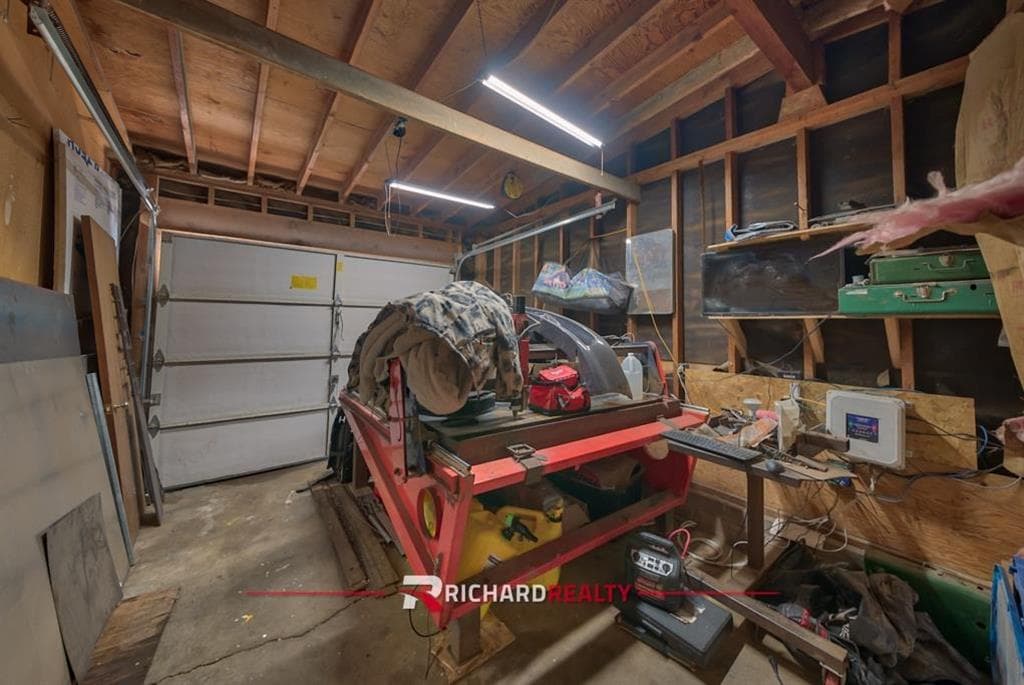 317 Thomas Ave — photo 14 of 23