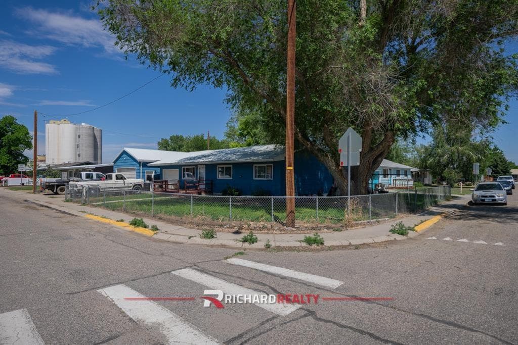 317 Thomas Ave — photo 19 of 23