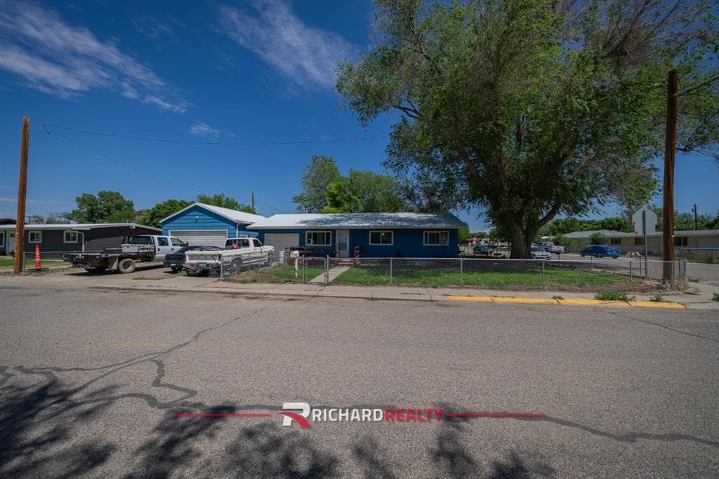 317 Thomas Ave — photo 20 of 23