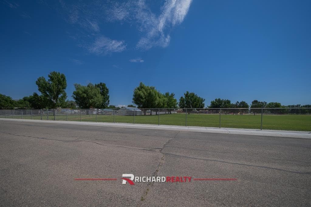 317 Thomas Ave — photo 22 of 23