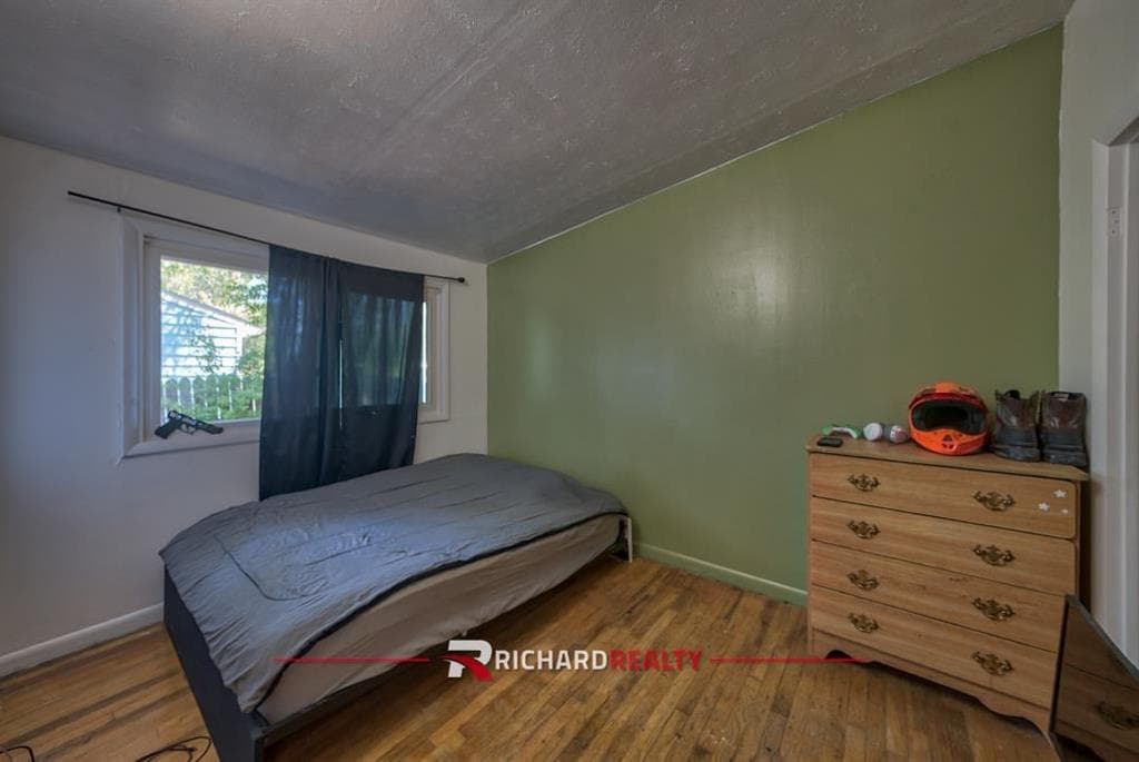 317 Thomas Ave — photo 10 of 23