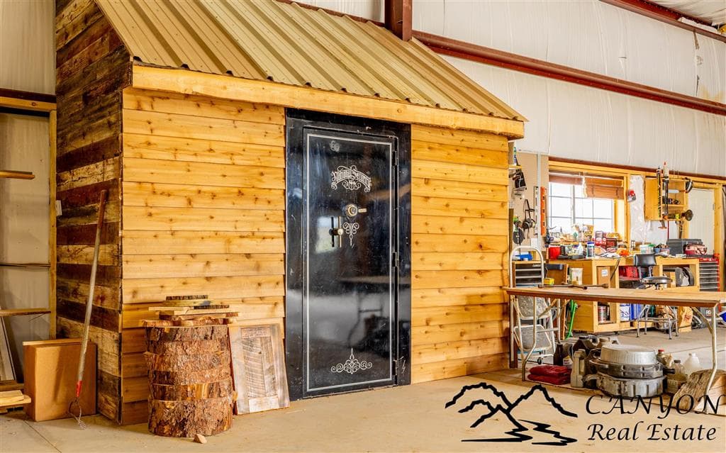 2644 Lane 36 1/2 — photo 21 of 46