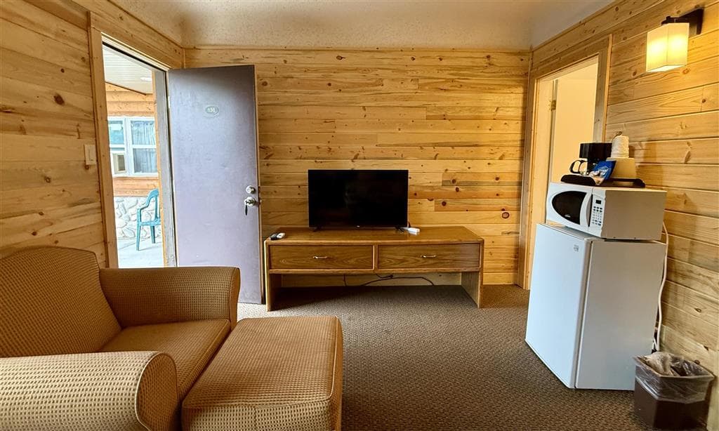 244 Yellowstone Ave., W — photo 14 of 20