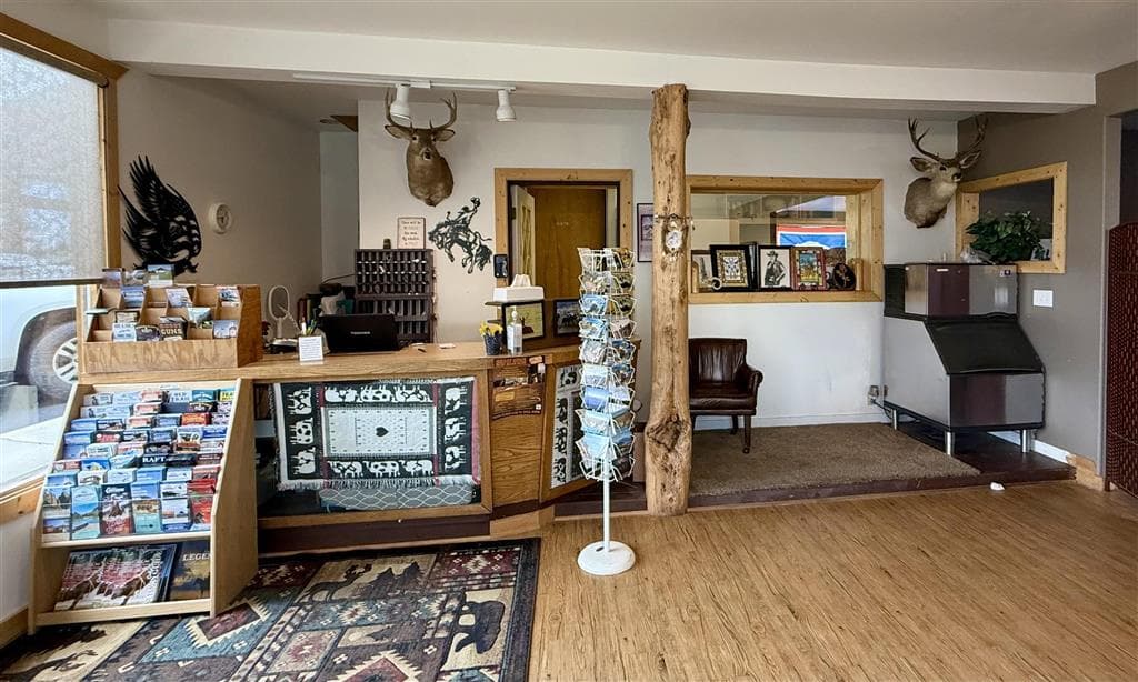 244 Yellowstone Ave., W — photo 4 of 20