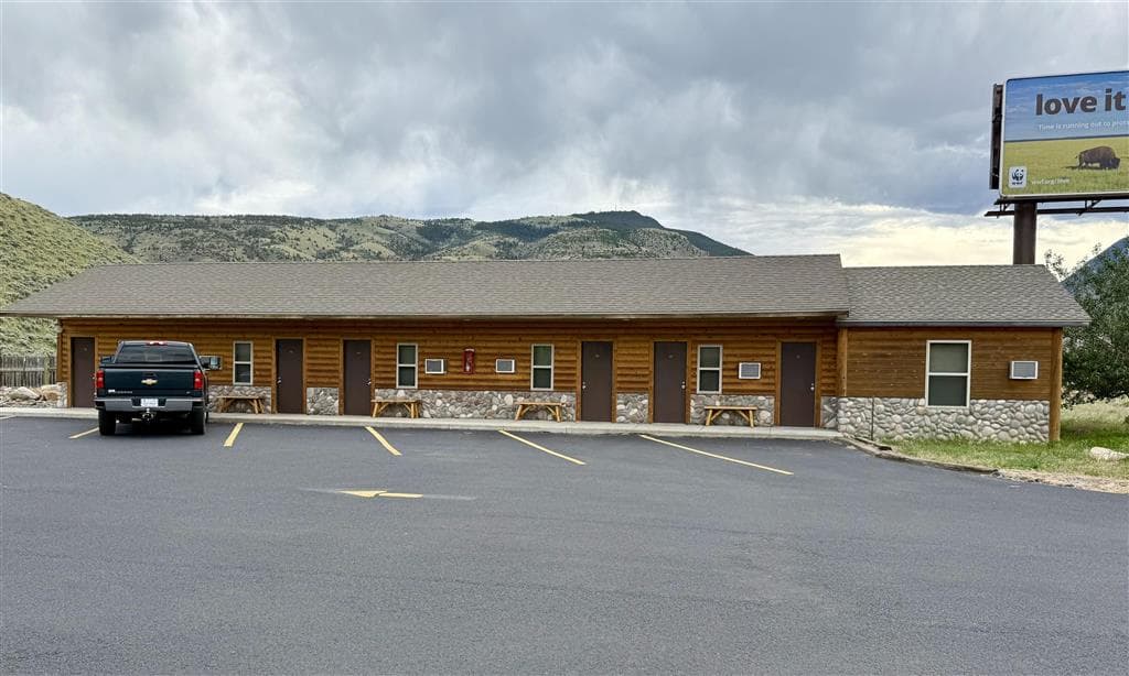 244 Yellowstone Ave., W — photo 8 of 20