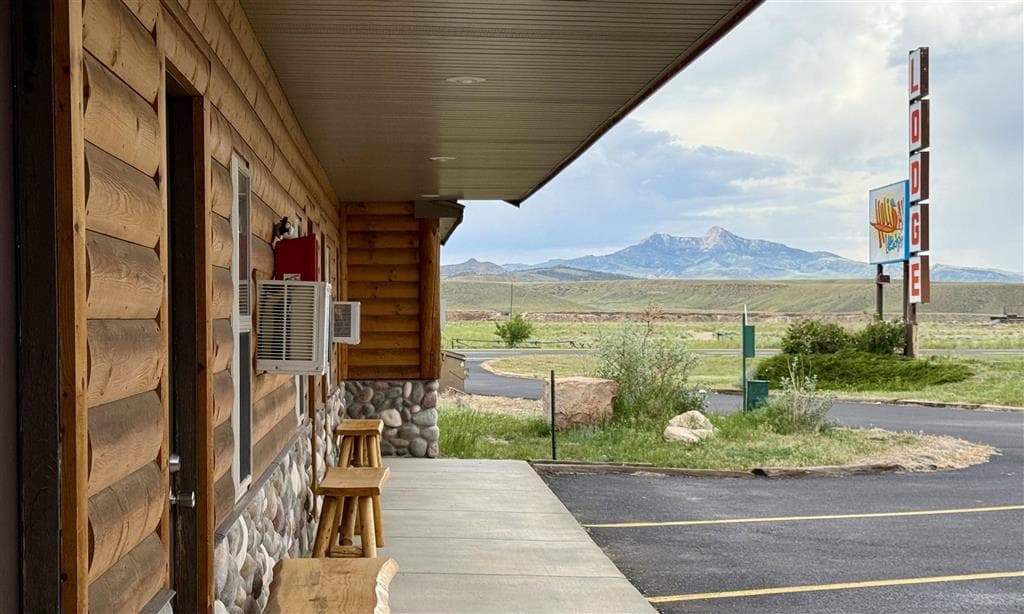 244 Yellowstone Ave., W — photo 9 of 20