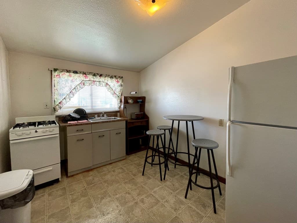 1701 Alger Ave — photo 9 of 15