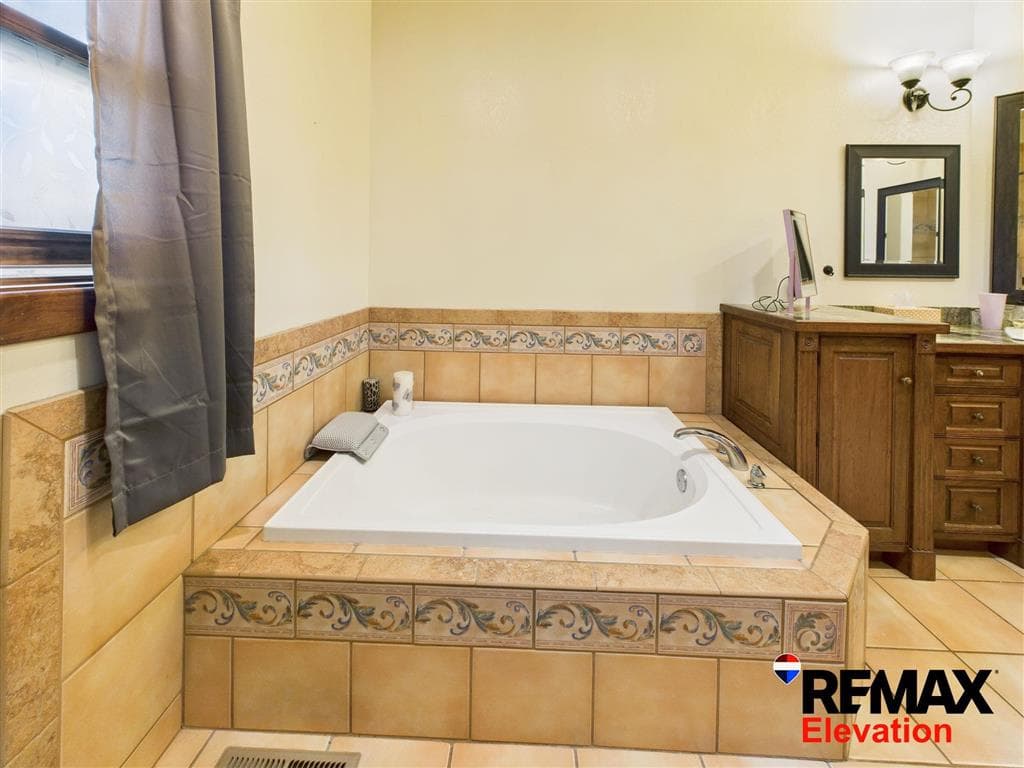 625 3rd Ave N — photo 32 of 44