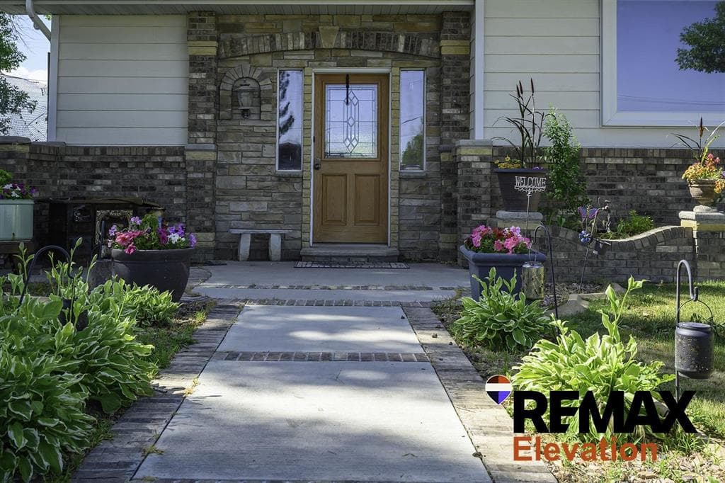 625 3rd Ave N — photo 7 of 44