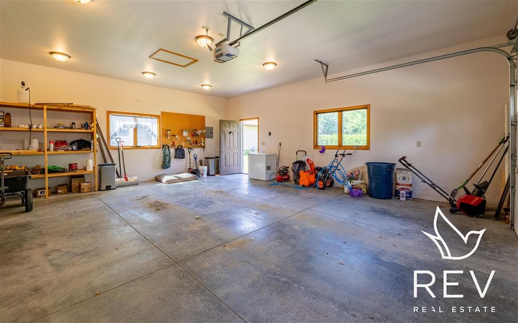 2519 Beartooth Dr — photo 2 of 25