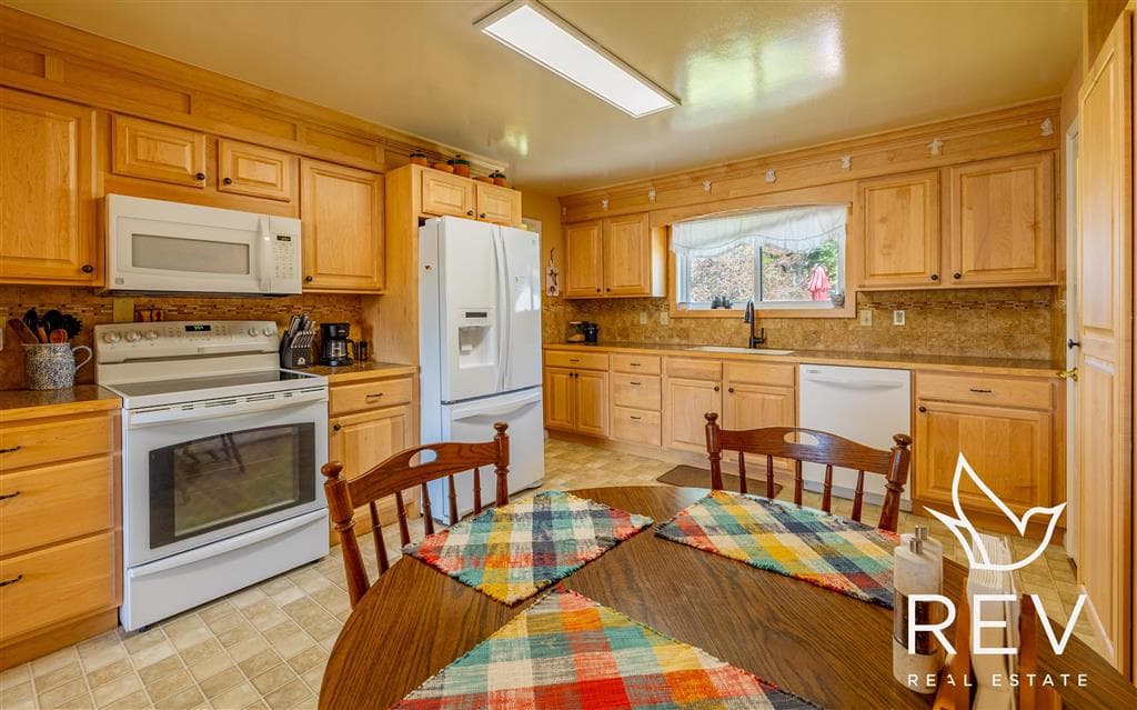 2519 Beartooth Dr — photo 14 of 25