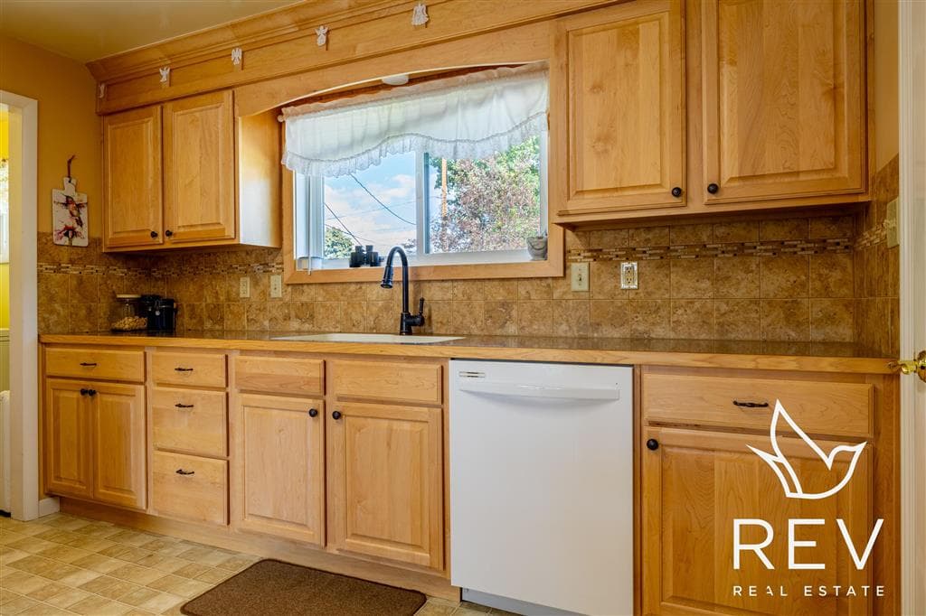 2519 Beartooth Dr — photo 15 of 25