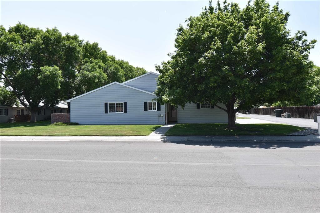 966 Avenue G photo 1