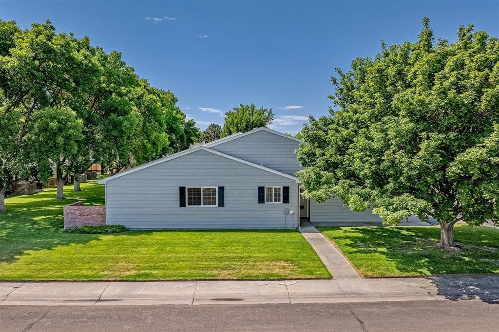 966 Avenue G — photo 2 of 54