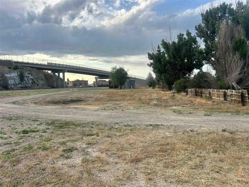 800 6th St — photo 13 of 22