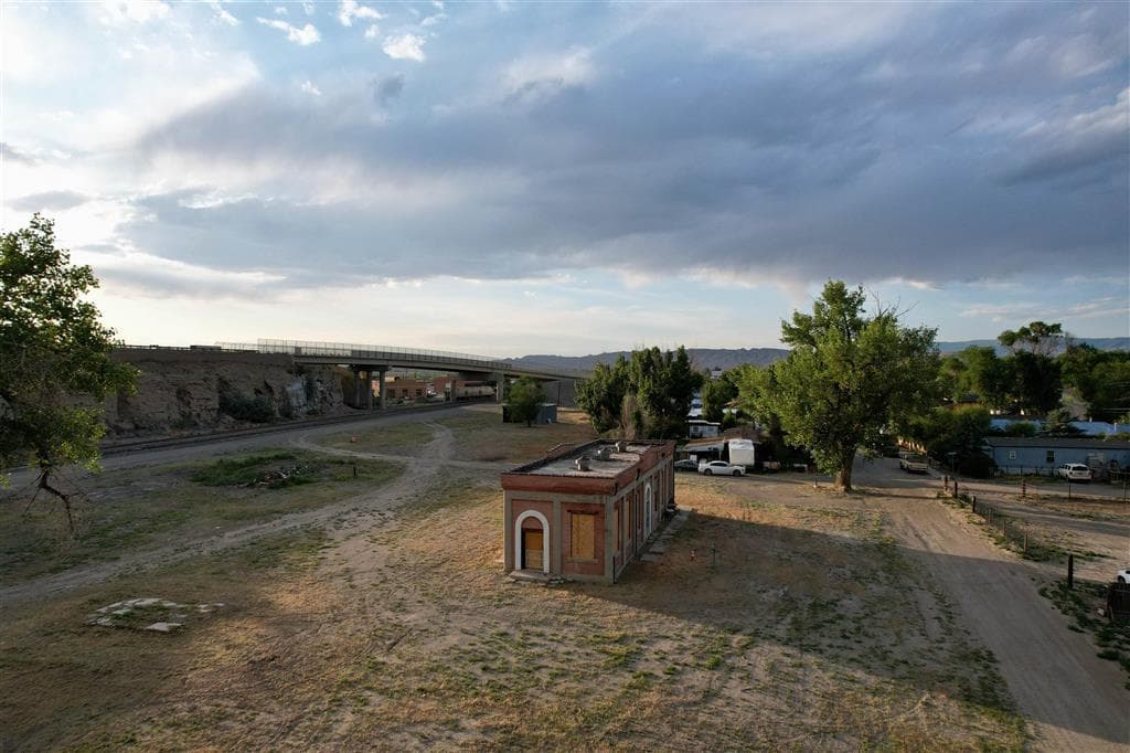 800 6th St — photo 15 of 22